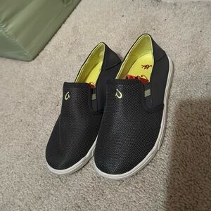 Kids grey olukai slip on brand new never used size 12